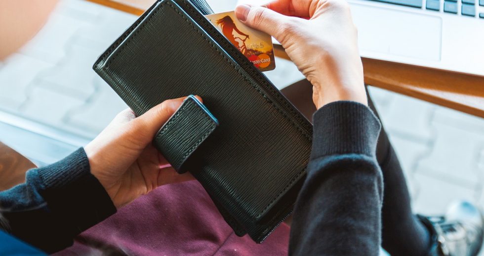 Die Prüfziffer der Kreditkarte sorgt für mehr Sicherheit